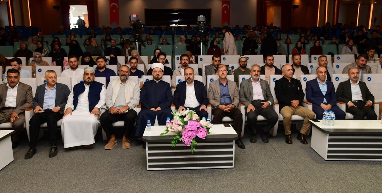 Van’da “Küresel Sorunlar Ve İslam Hukukunun Çözüm Arayışları” Semineri Düzenlendi (1)