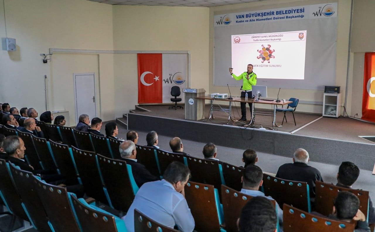 Van’da Minibüs Ve Otobüs Şoförlerine Iletişim Eğitimi! (1)