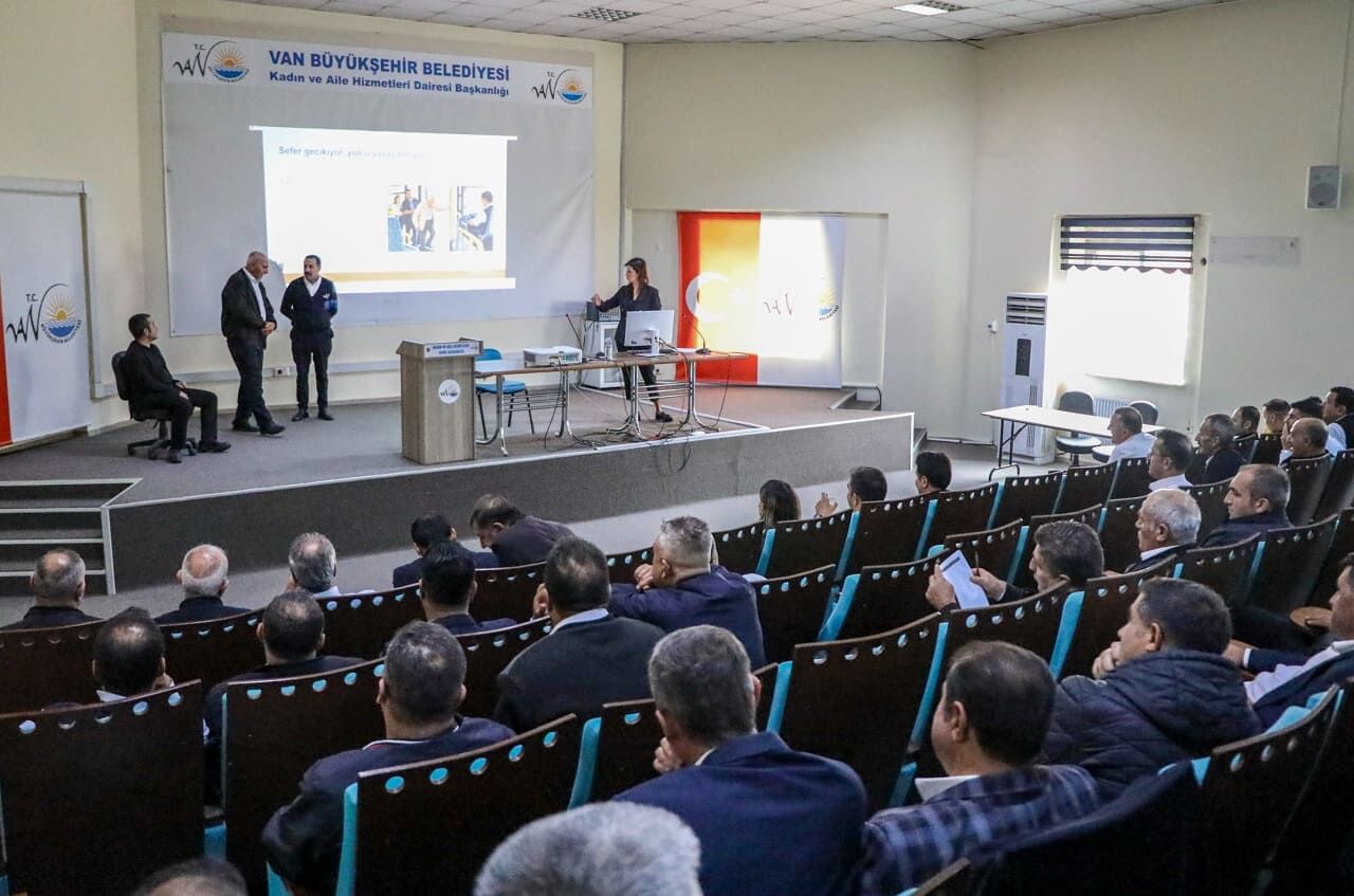 Van’da Minibüs Ve Otobüs Şoförlerine Iletişim Eğitimi! (2)