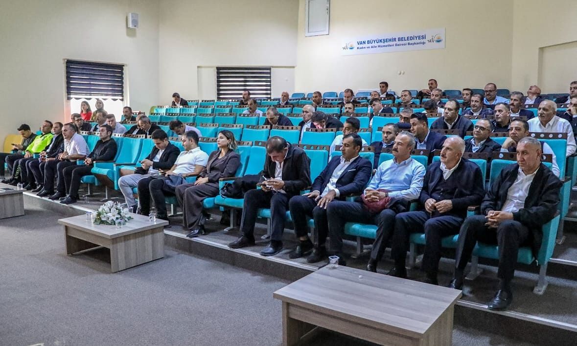 Van’da Minibüs Ve Otobüs Şoförlerine Iletişim Eğitimi! (3)