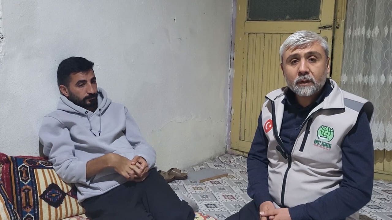 Van’da Trafik Kazası Sonrası Felç Kalan Genç Adam Yardım Bekliyor (7)