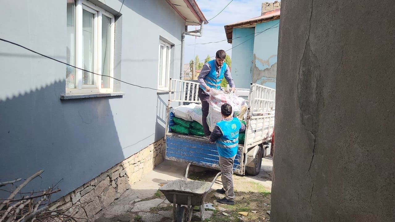 Van’da Yardım Çağrısı Karşılıksız Kalmadı Ailenin Ihtiyaçları Karşılandı (3)