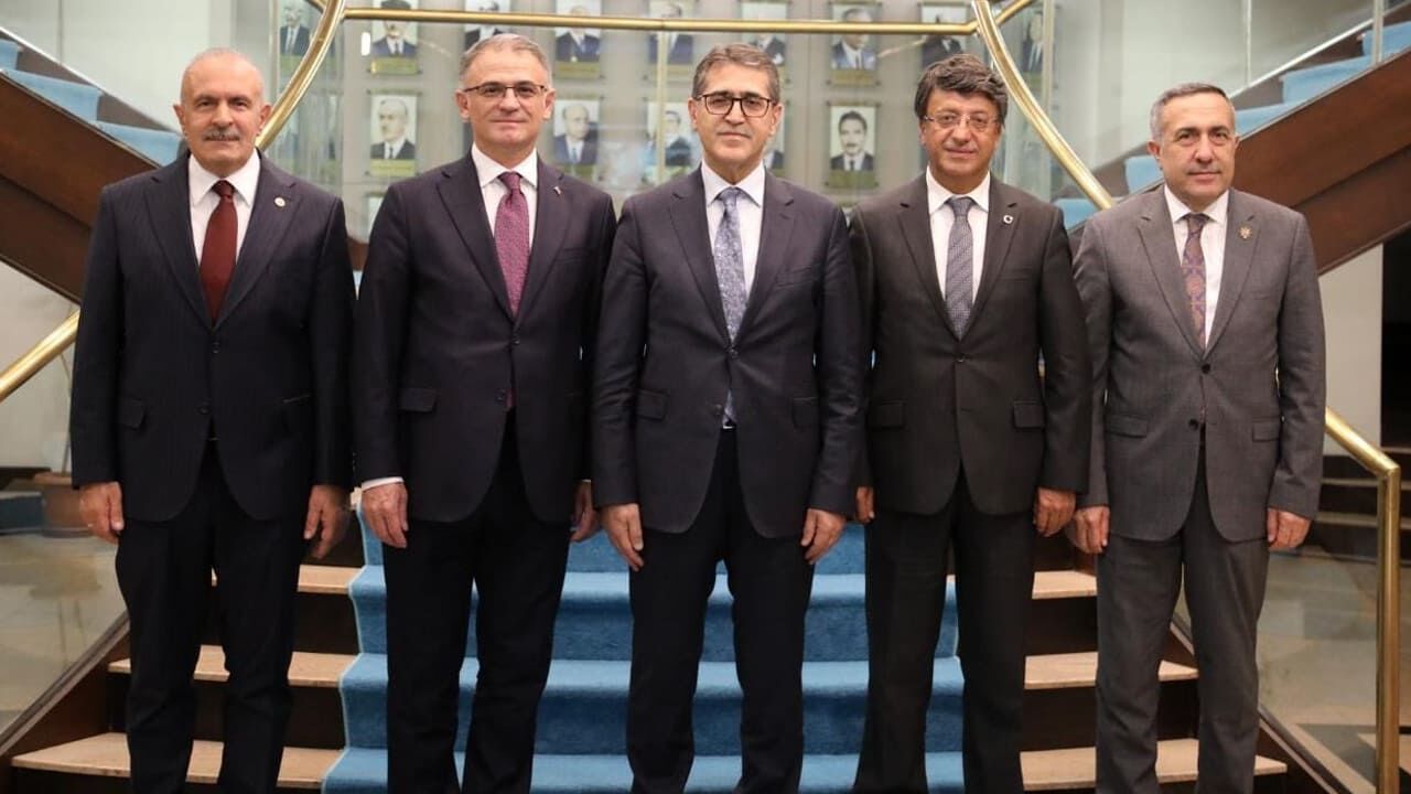 Van’ın Yatırımları Ankara’da Masaya Yatırıldı (1)