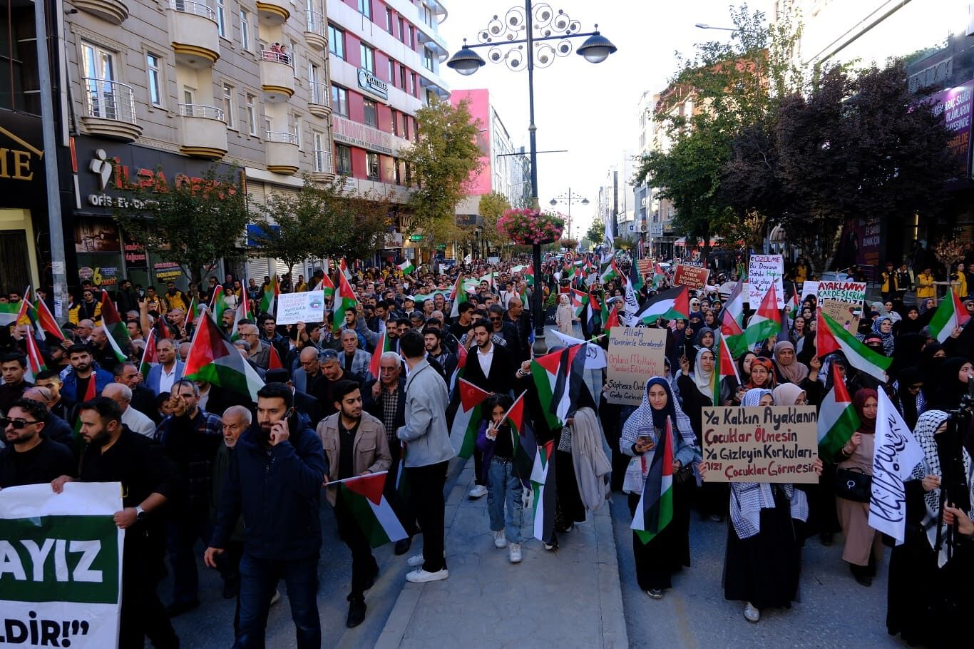 Vanlılar Aksa Tufanı'nın 3'Üncü Yıldönümünde Gazze Için Meydanlardaydı (5)