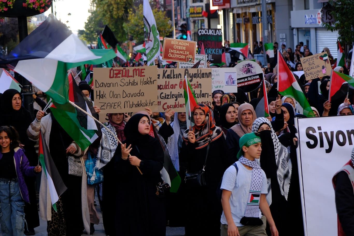 Vanlılar Aksa Tufanı'nın 3'Üncü Yıldönümünde Gazze Için Meydanlardaydı (9)